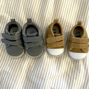 Carter’s newborn sneakers bundle